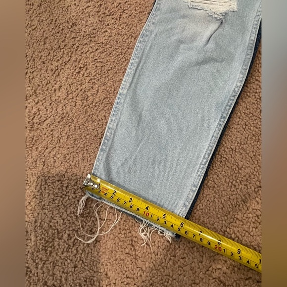 HOLLISTER Two-Tone Ultra High Rise Mom Jeans - Picture 8 of 9